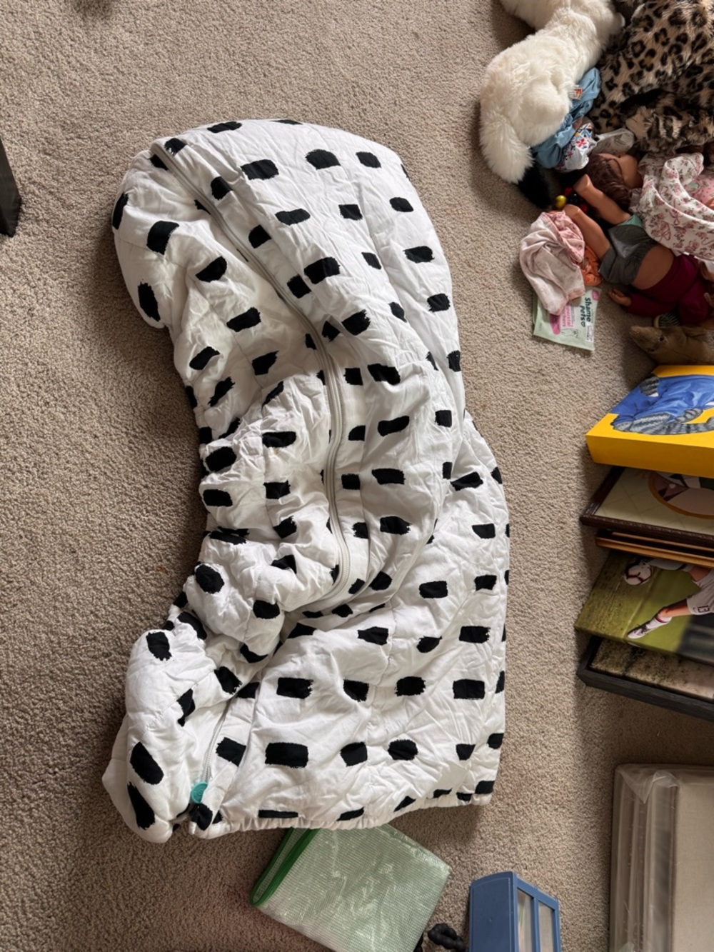 Beddey’s Black Dot Quilted zippered Comforter - White/Black